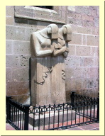 morelia04-estatua-catedral_3051.jpg