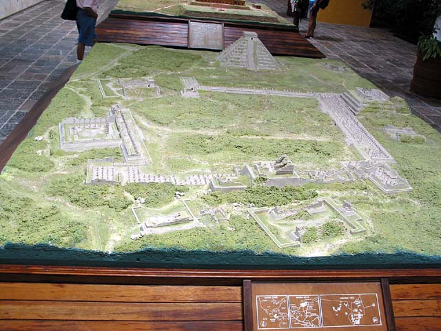 a-model-chichen-itza-0487