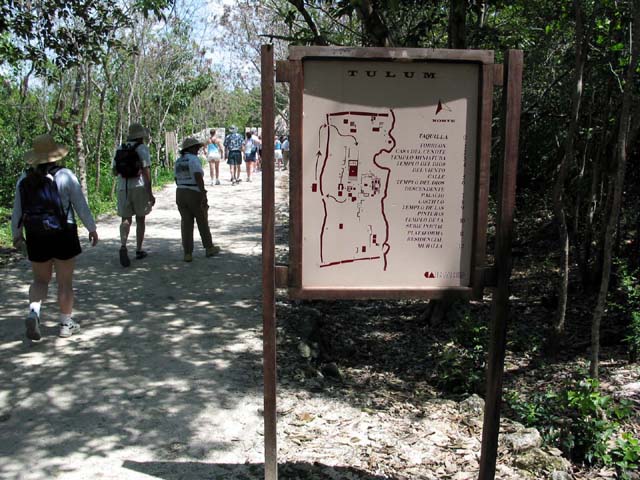 tulum-sign-0188
