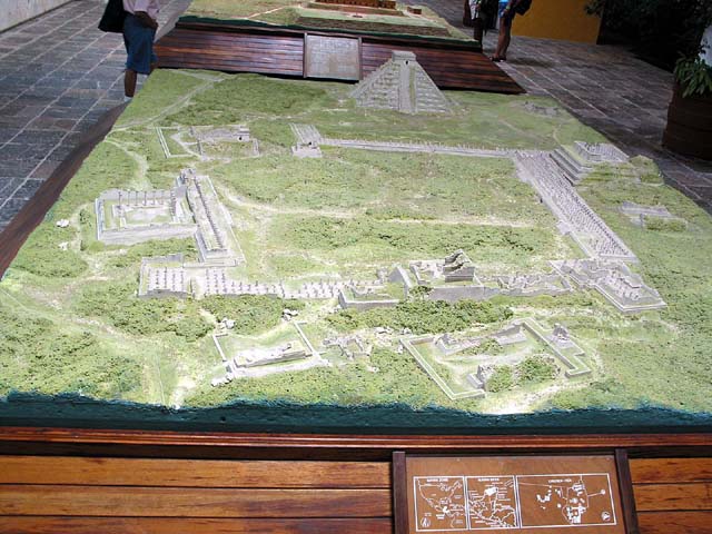 model-chichen-itza-0487